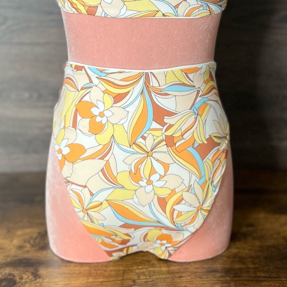l*space Nancy Lee Printed Bitsy Bikini Bottom in Sunshine Floral. Size Small-New - Picture 15 of 15